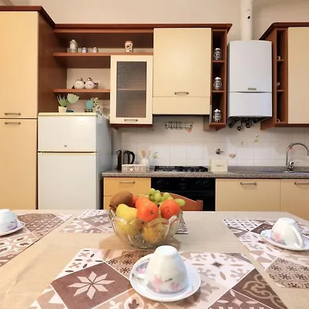 Casa Via De Rosa 公寓 *